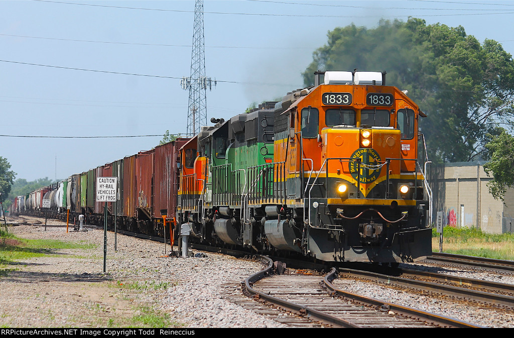 BNSF 1833